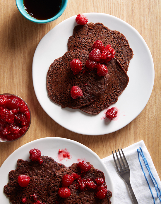 Healthy Pancakes: Gluten-Free Cocoa Pancakes with Raspberry Sauce from Oh Joy! | The Health Sessions