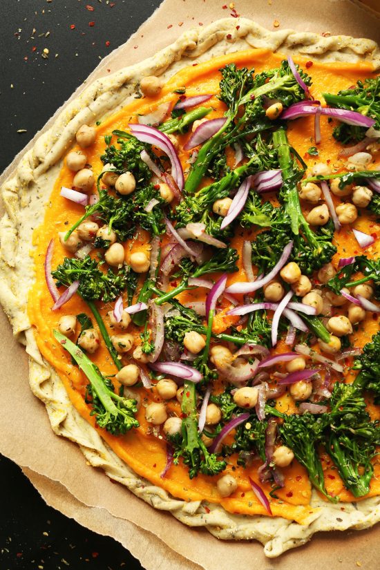 Healthy Pizza Party: Butternut Squash Vegetable Pizza from Minimalist Baker | The Health Sessions