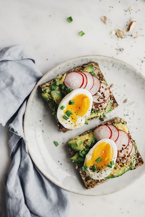 Healthy Work Lunches: Avocado Egg Radish Sandwich from The Awesome Green | The Health Sessions