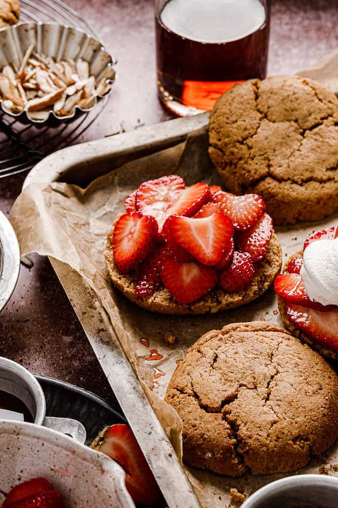 Healthy Berry Recipes: Paleo Strawberry Shortcakes from Kalejunkie | The Health Sessions