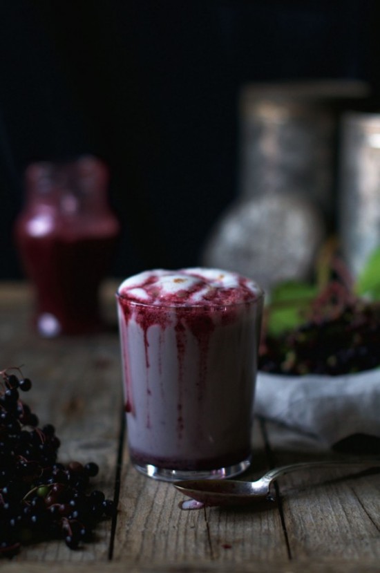 Hot & Healing Drinks: Immune Activating Elderberry Syrup Latte by Earthsprout | The Health Sessions