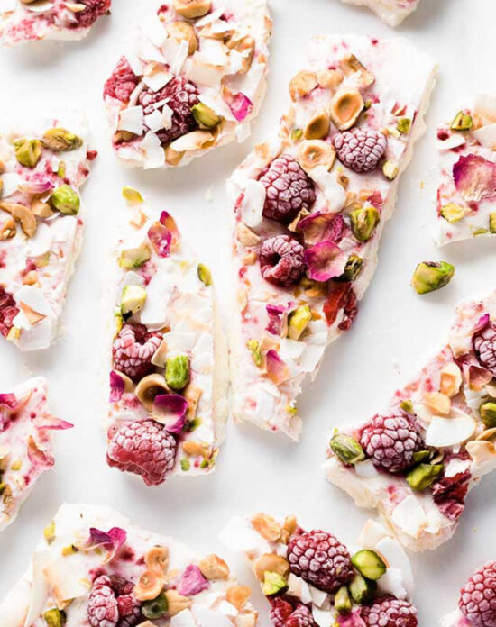 Healthy Frozen Yogurt: Frozen Yogurt Bark with Pistachios & Raspberries from Mind Food | The Health Sessions