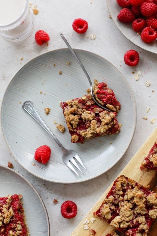 Goodness of Grains: Raspberry Oat Crumble Bars from Flora and Vino | The Health Sessions
