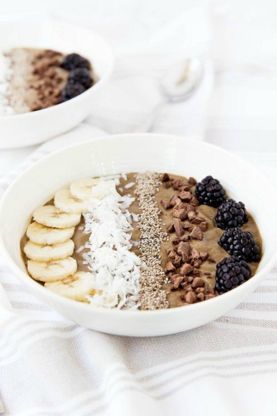 Healthy Chocolate Recipes: Superfood Chocolate Smoothie Bowl from ALOHA | The Health Sessions