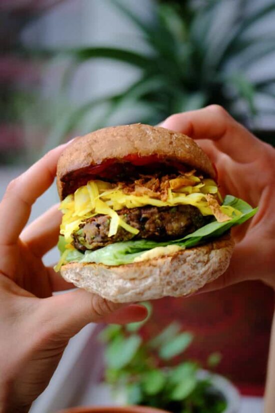 Winter Cabbages Recipes: Best Vegan 'SauerCrowd' Burger from True Foods Blog | The Health Sessions