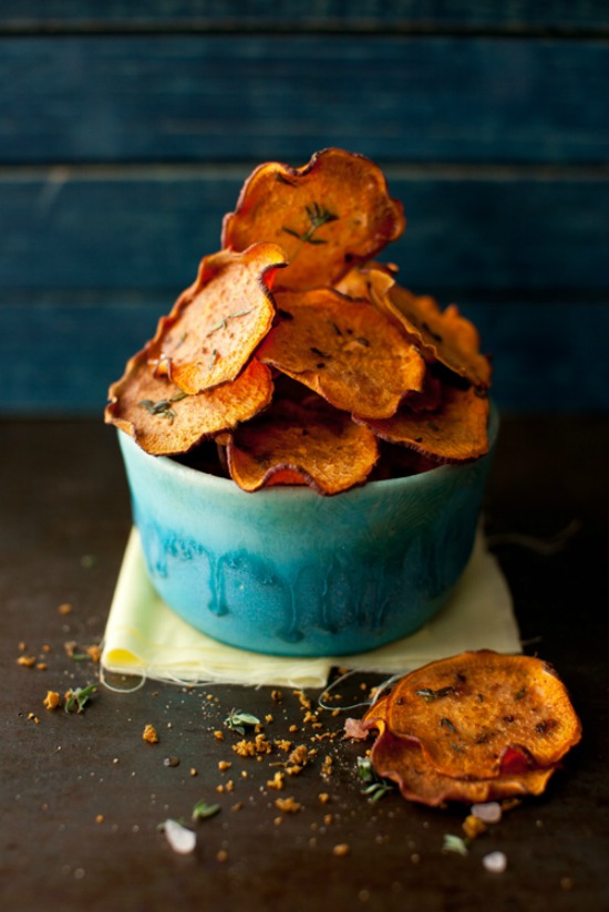 Eat Vegetables with Every Meal: Sweet Potato Baked Chips with Thyme from Cooking Melangery | The Health Sessions