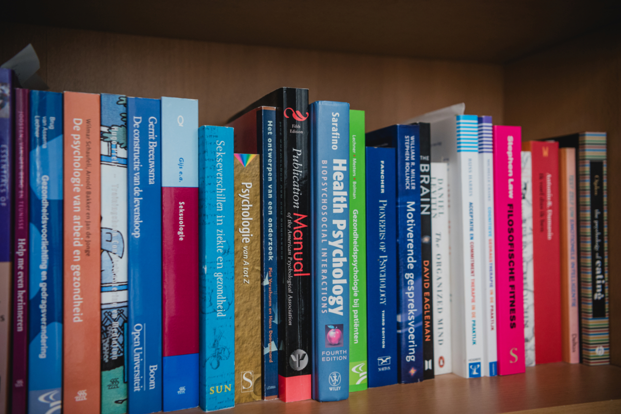 5 Positive Psychology Books for a Happy Fulfilling Life | The Health Sessions