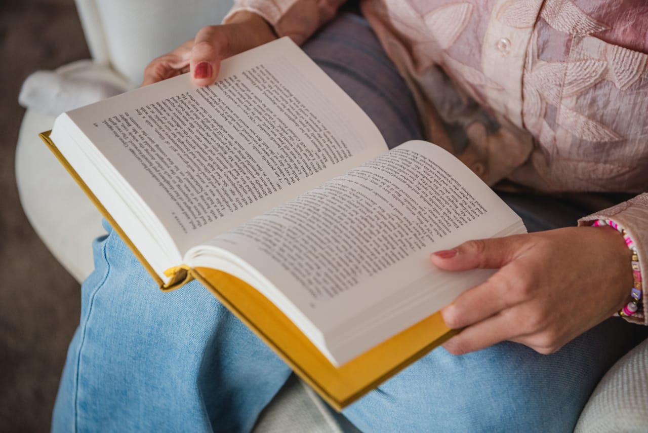 Bibliotherapy: How Reading Fiction Can Help You Feel Better | The Health Sessions