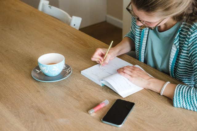 Cut the Clutter: A Practical Plan to Get Organized with Chronic Illness | The Health Sessions