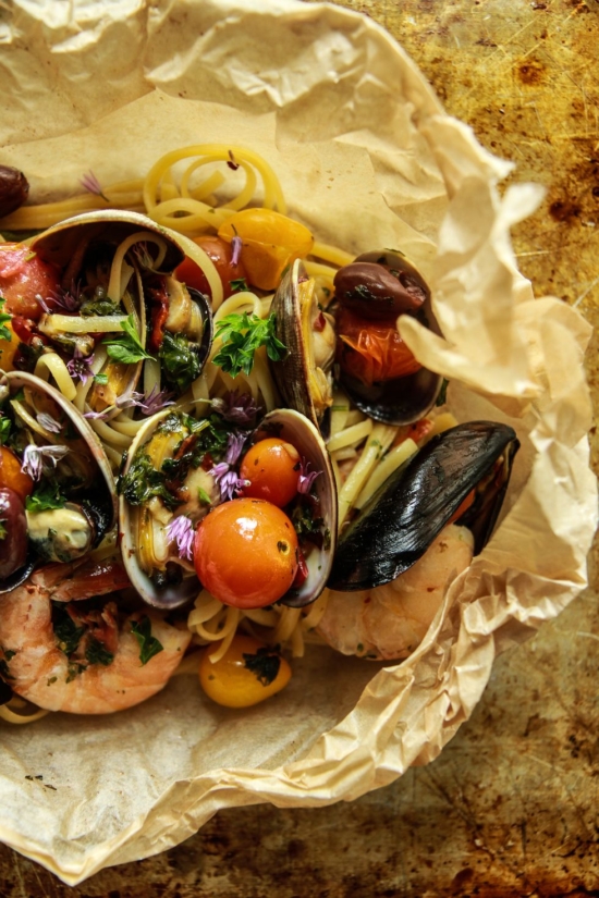 Foil Packet Recipes: Seafood Pasta in Parchment Paper from The Pioneer Woman | The Health Sessions