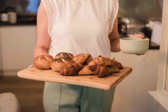 How to Manage Your Blood Sugar Levels When Temptation's All Around | The Health Sessions