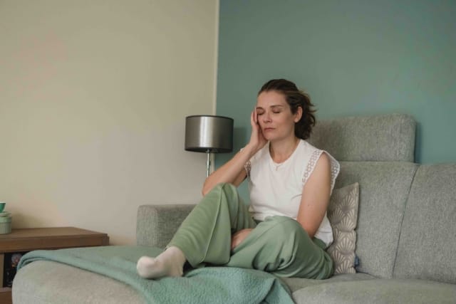 How to Stop Ruminating: Thinking Things Through, Distraction or Mindfulness? | The Health Sessions