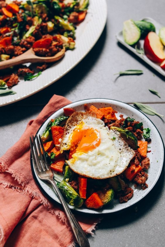 Savory Breakfast Recipes: Breakfast Hash from Minimalist Baker | The Health Sessions