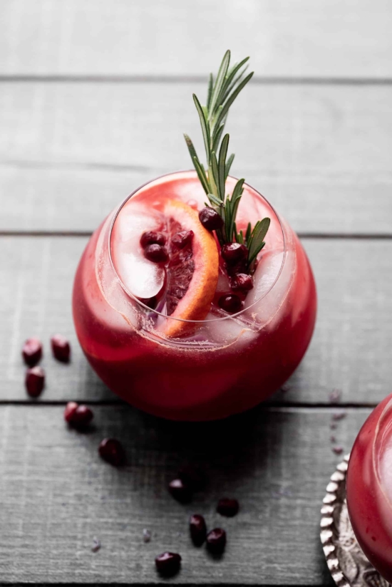 Festive Non-Alcoholic Drinks: Pomegranate Ginger Beer Mocktail from Shutter and Mint | The Health Sessions