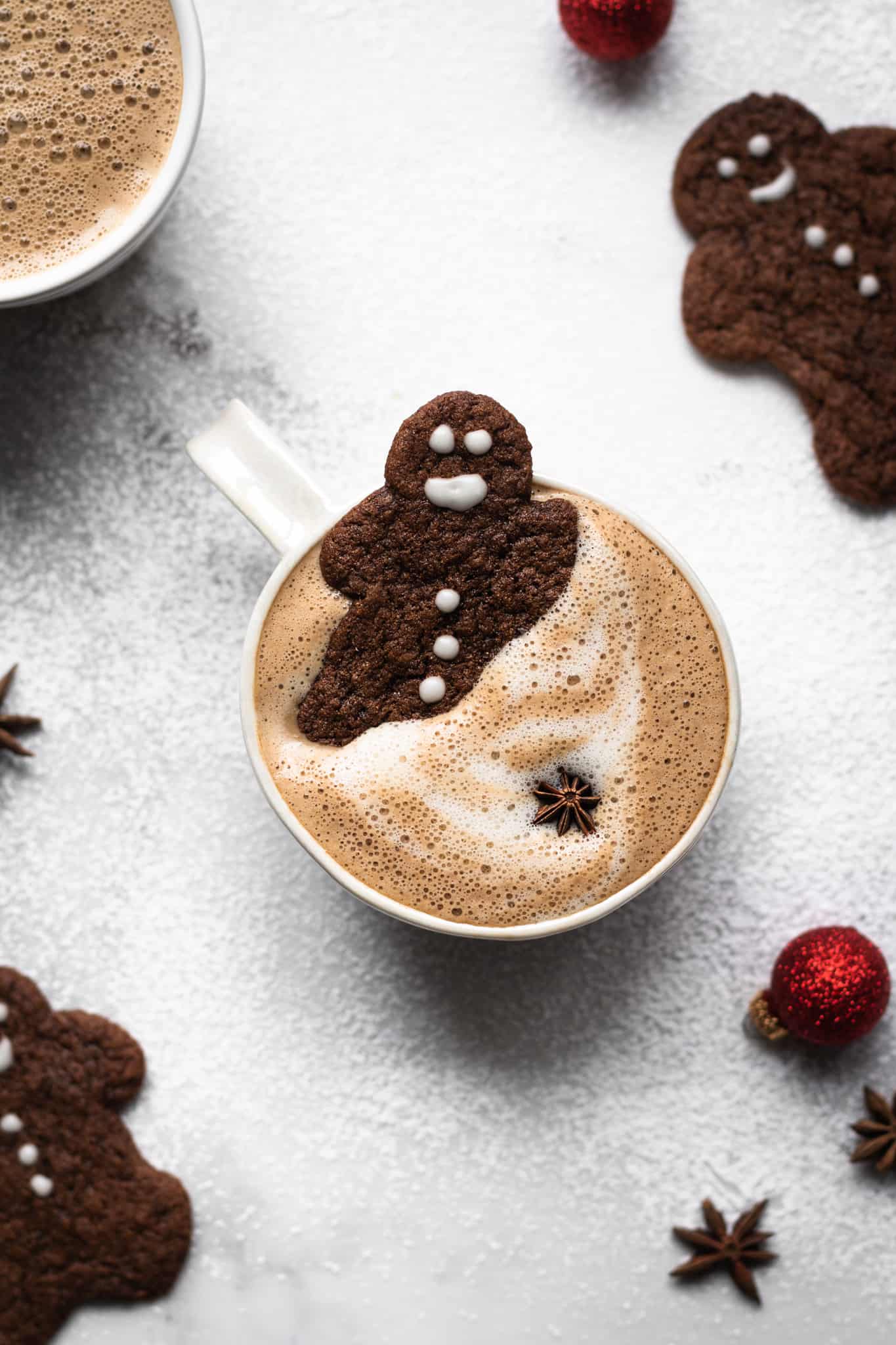 Festive Non-Alcoholic Drinks: Cozy Vegan Gingerbread Latte from Nourished by Caroline | The Health Sessions