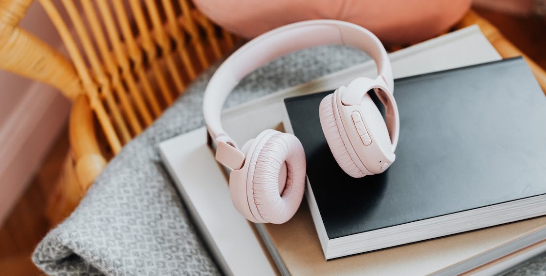 10 Health, Psychology and Chronic Illness Podcasts Worth Listening To | The Health Sessions