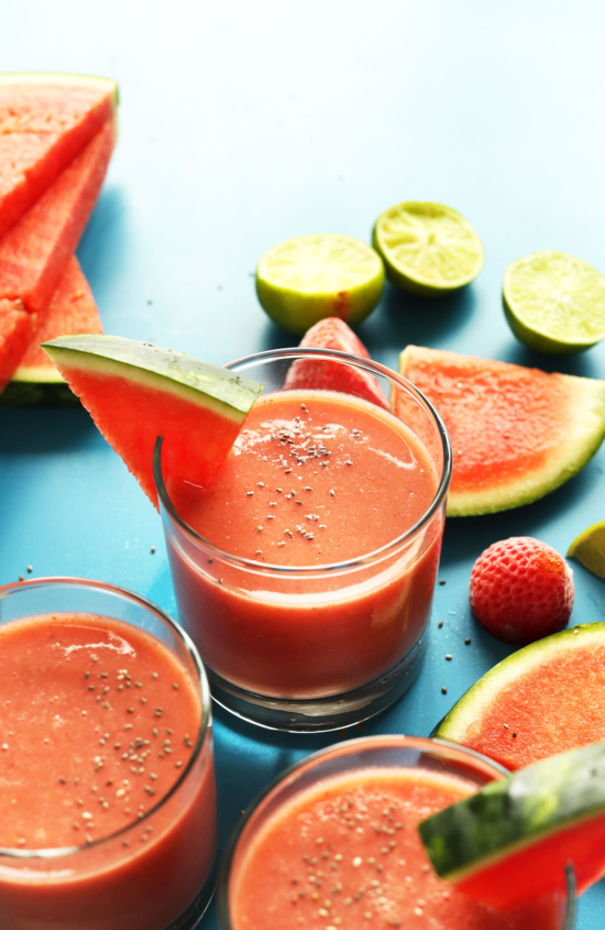 Healthy Drinks to Stay Hydrated: Strawberry Watermelon Smoothie from Minimalist Baker | The Health Sessions