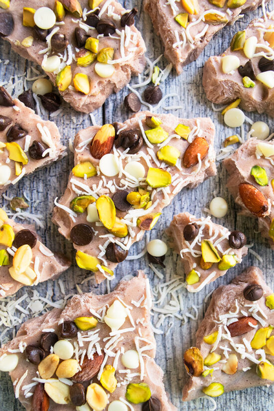 Healthy Frozen Yogurt: Frozen Yogurt Bark from CakeWhiz | The Health Sessions