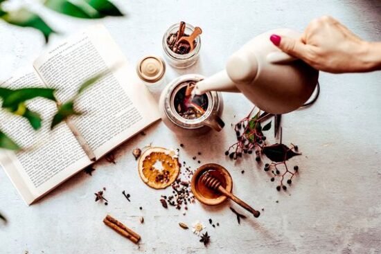 Herbal Teas: Autumn Spiced Elderberry Tea Blend from Frolic and Fare | The Health Sessions