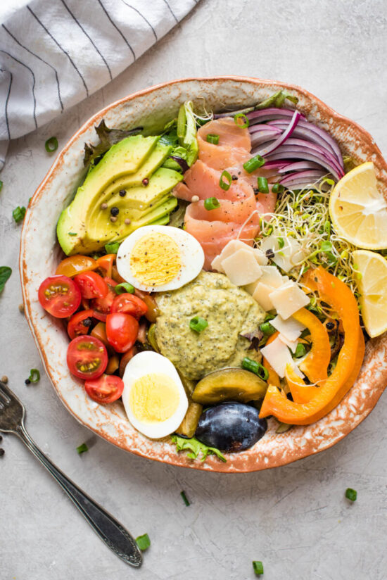 No-Cook Recipes: Salmon and Hummus Buddha Bowl from Nutritious Eats | The Health Sessions