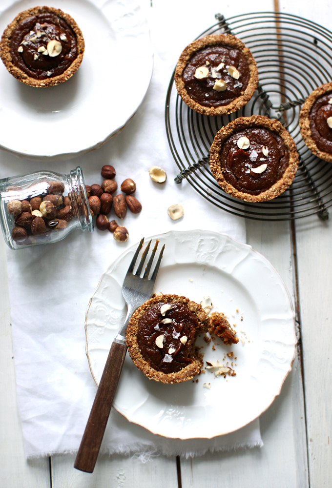 12 Better-For-You Christmas Treats: Spiced and Salted Pumpkin Pie Minis from My New Roots | The Health Sessions