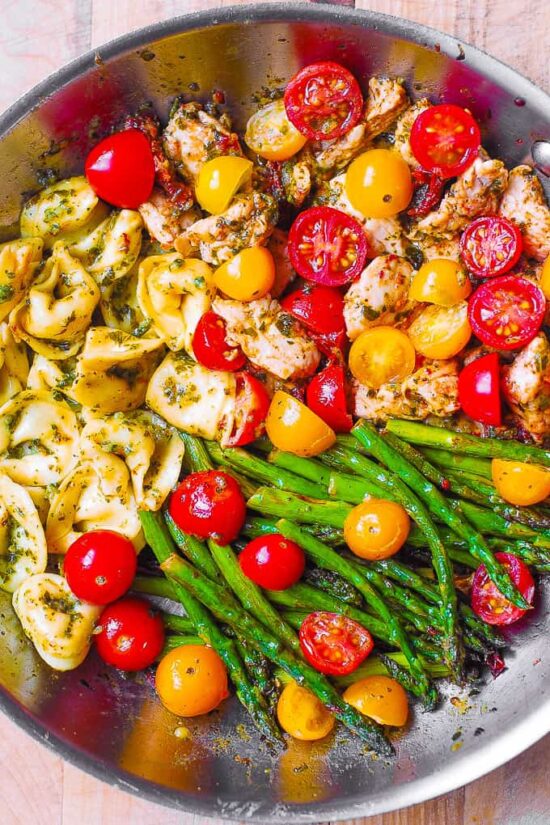 Quick Dinner Ideas: Pesto Chicken Tortellinis with Veggies from Julia's Album | The Health Sessions