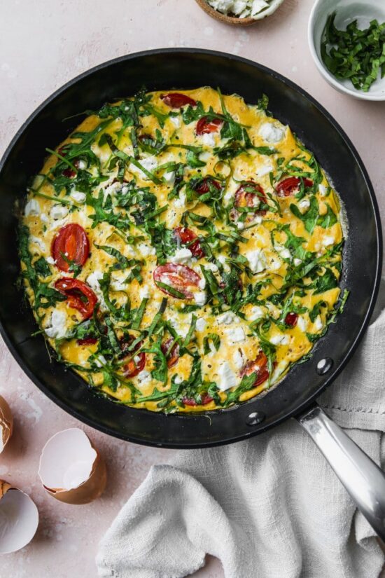 Quick Dinner Ideas: 15-Minute Arugula and Tomato Frittata from Walder Wellness | The Health Sessions