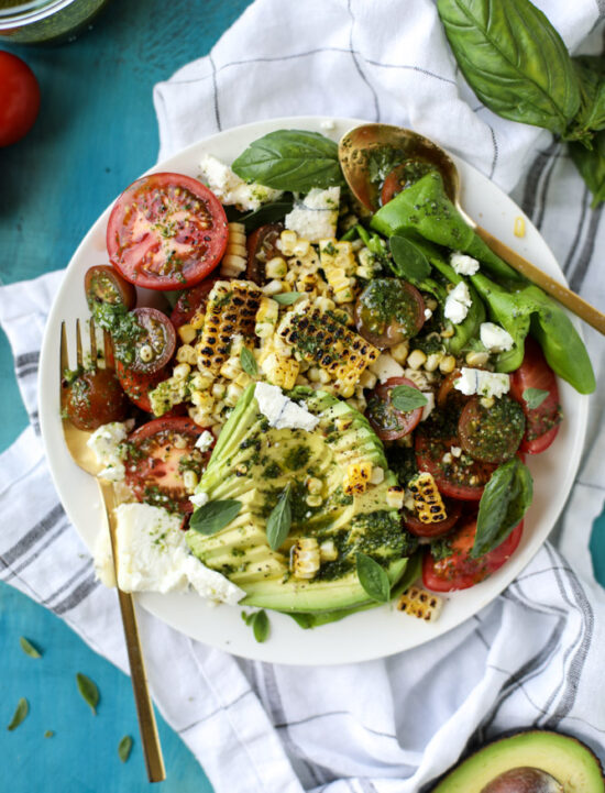 Summer Salads: Grilled Corn, Tomato and Avocado Salad with Chimichurri from How Sweet Eats | The Health Sessions