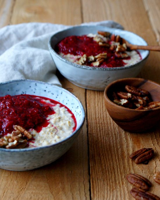 Recipes for Recovery: Warm Winter Porridge with Raspberry Sauce from ZonderZooi | The Health Sessions